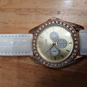 Elegant Gold and White Women's Watch